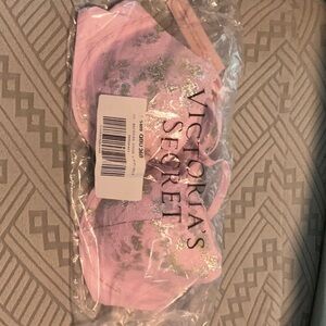 NIB Victoria Secrets Body By Victoria bra 36B